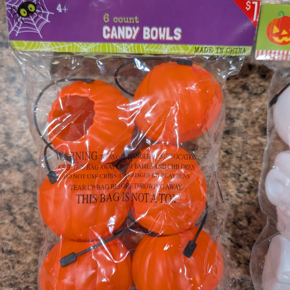 Brand New Celebratev It Halloween Party Supplies  Decorating Set